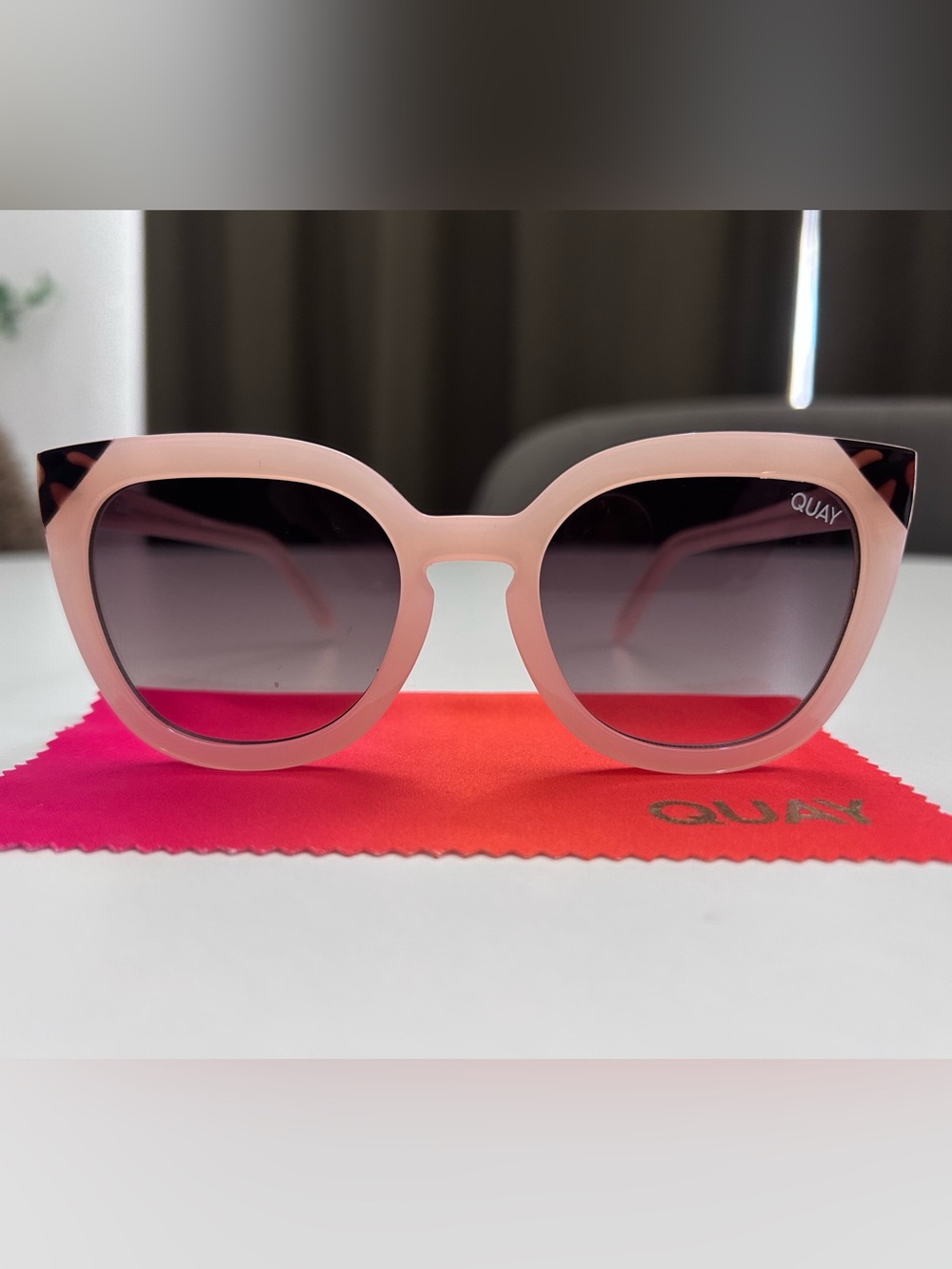Quay Australia Noosa Pink Cat Eye Round Frame Sunglasses, Tortoiseshell Tips